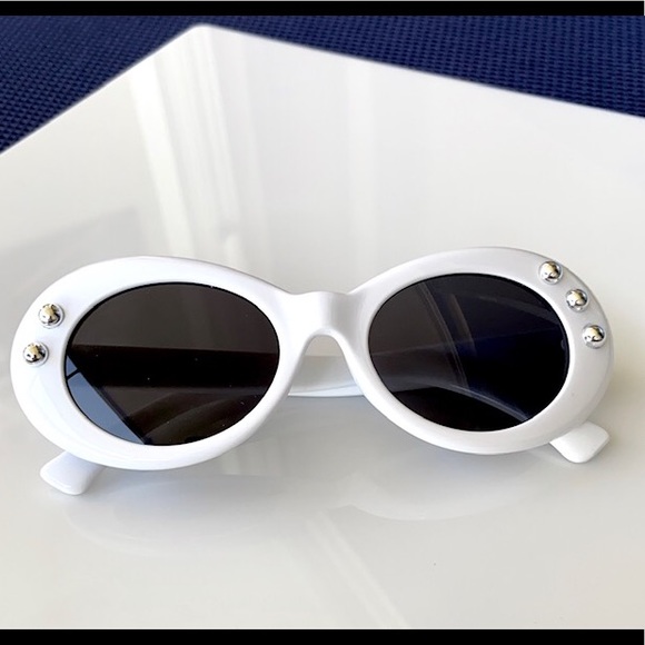 White sunglasses with studs handmade leather pouch - Picture 7 of 14